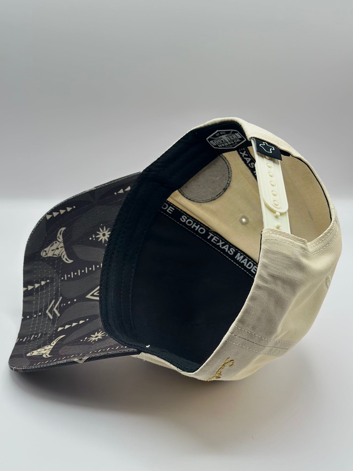 Cattle Cream Trucker